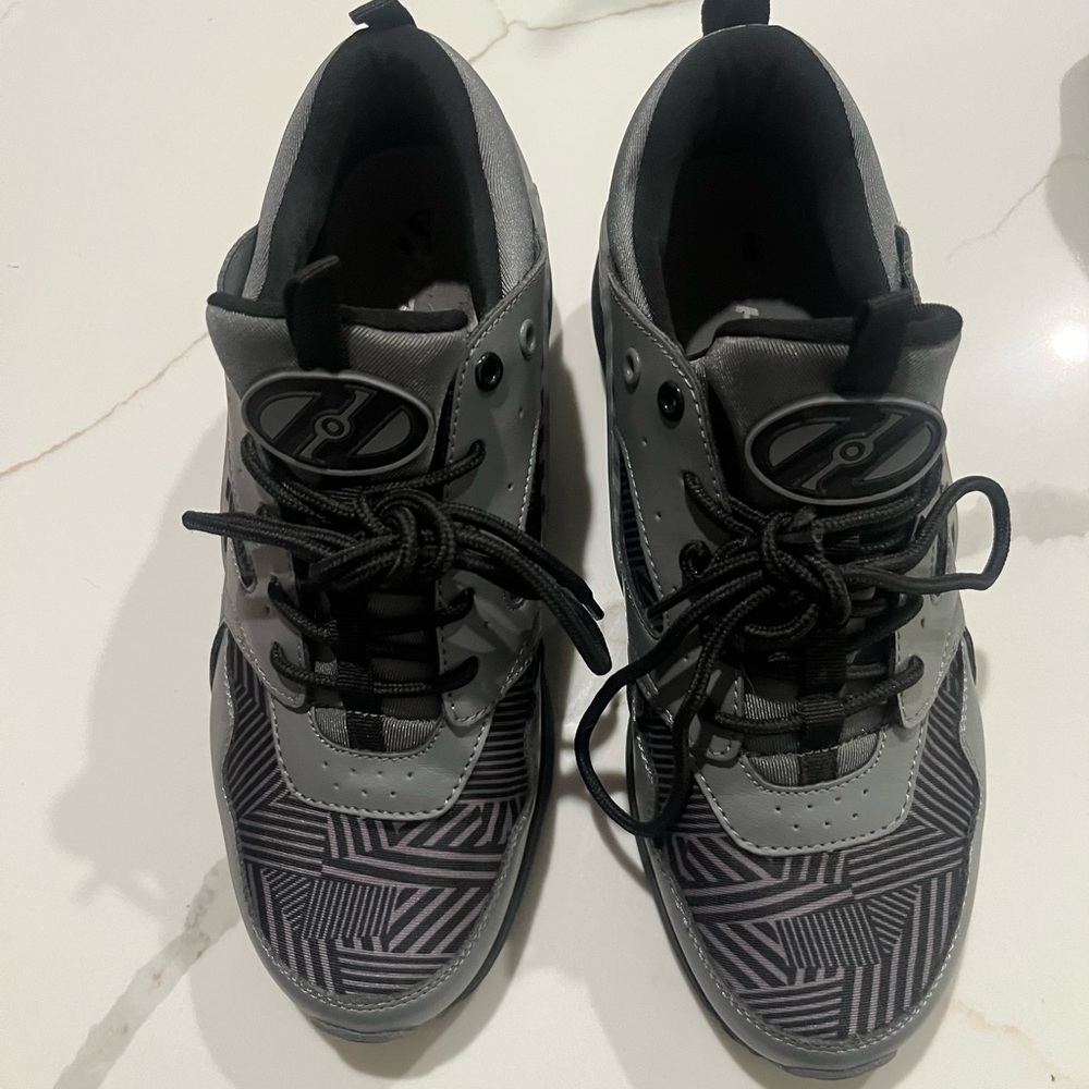 Heelys Black and Gray Shoes